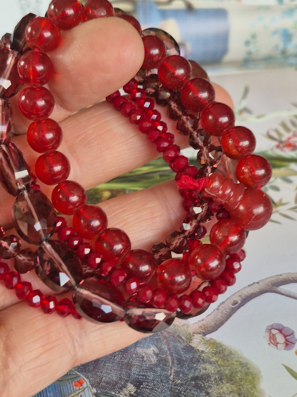 Set Of 5 Crustal And Glass Bead Red Tones Bracelet - Picture 4 of 4